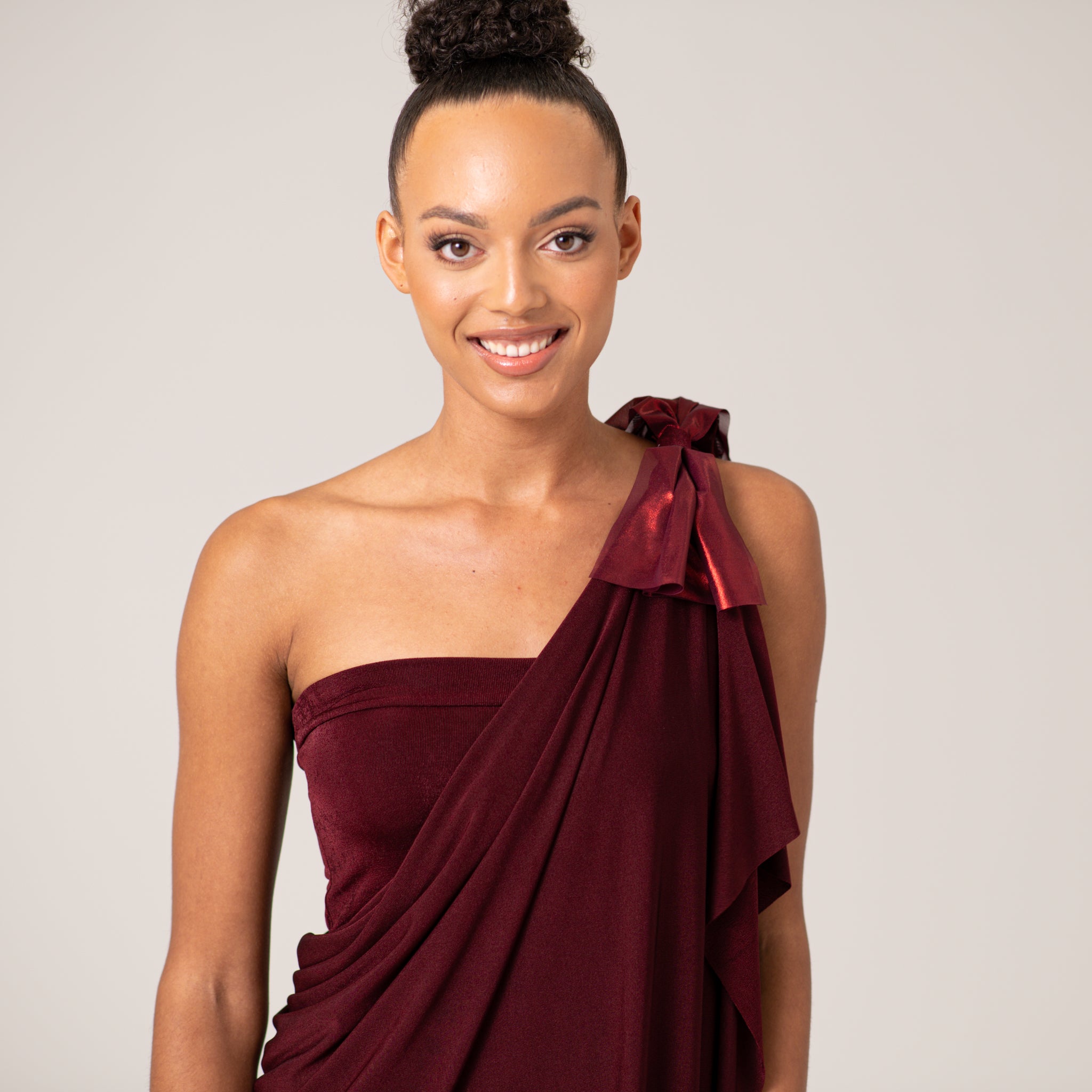 THE HEAD TURNER (BURGUNDY)
