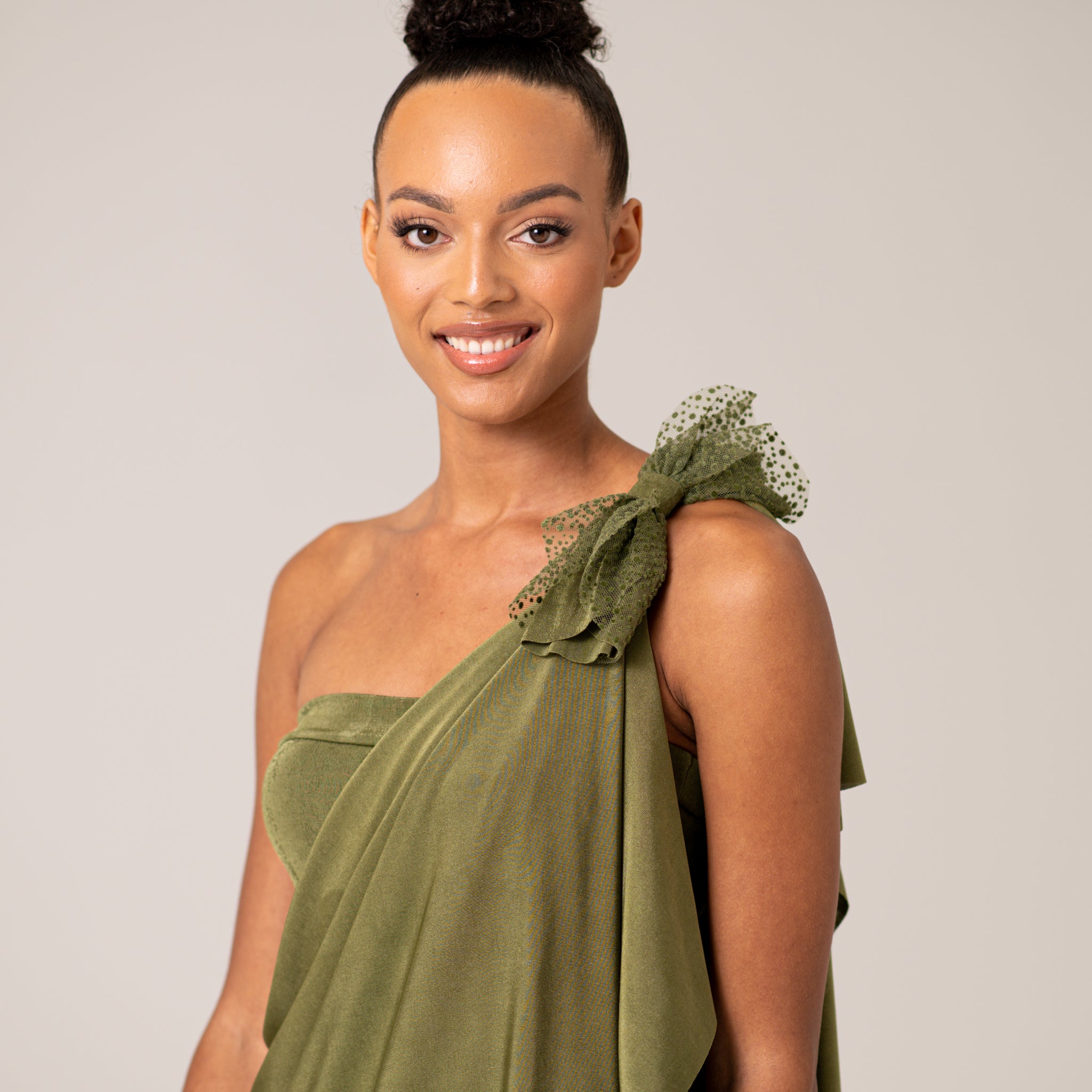 THE HEAD TURNER (OLIVE)